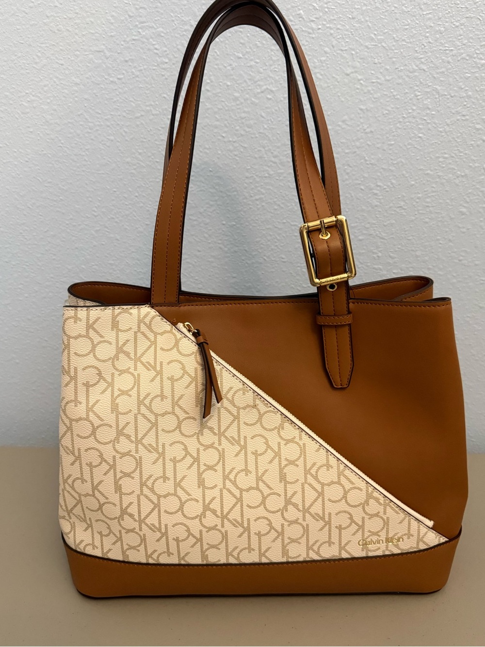 Calvin Klein Large Tote Bag with zipper pocket at front. New with tags.